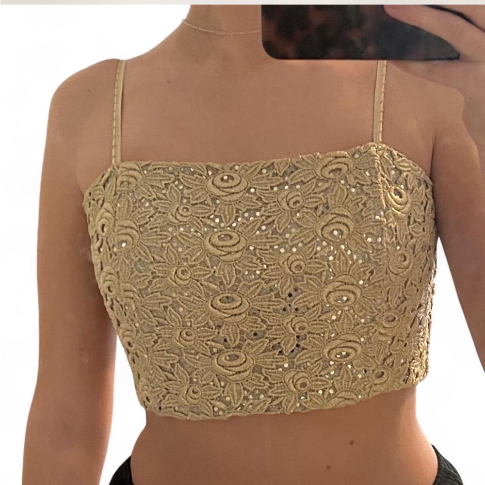 Chic Top - Picture 5 of 5
